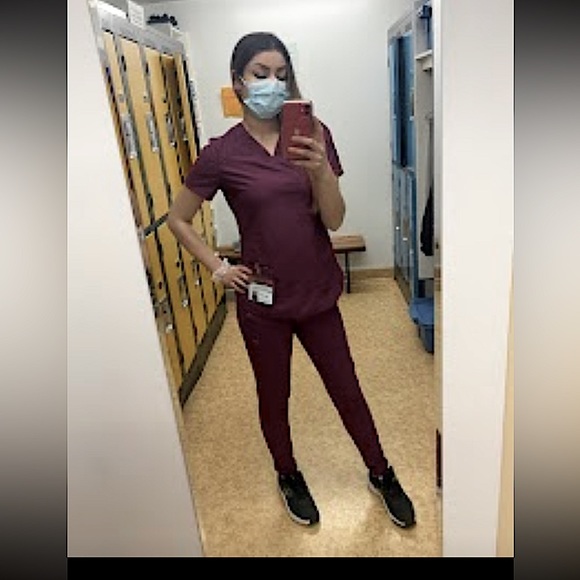 Form Scrubs - Picture 1 of 1